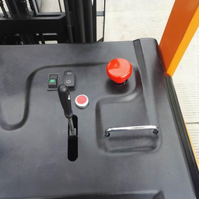 2500kg a actionn&eacute; le chariot &eacute;l&eacute;vateur d'empileur de port&eacute;e de moteur &agrave; courant alternatif de palette 1