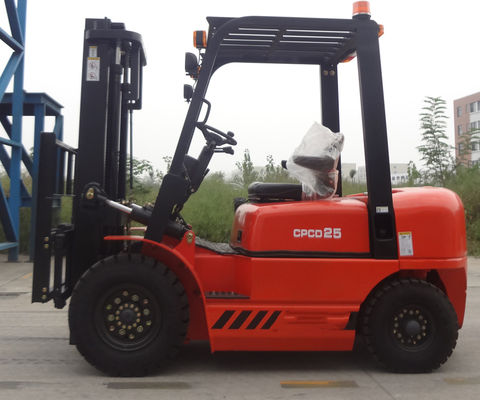 Direction motrice diesel chariot élévateur à fourche Longueur de la fourchette 1,07-2,5 mètres Largeur de la fourchette 120-200 mm